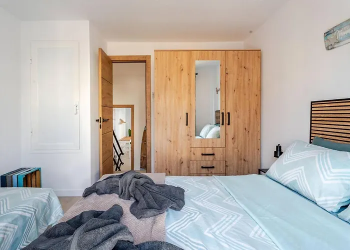 Tenerife Surf & Sun In Americas * Playa de las Americas (Tenerife)